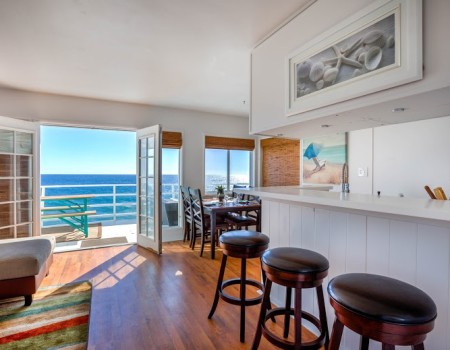 Oceanfront Condo Perched over Pacific